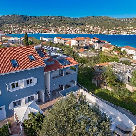 Villa Dalmatian Child With Swimming Pool, Close To The Beach Vinišće Εξωτερικό φωτογραφία