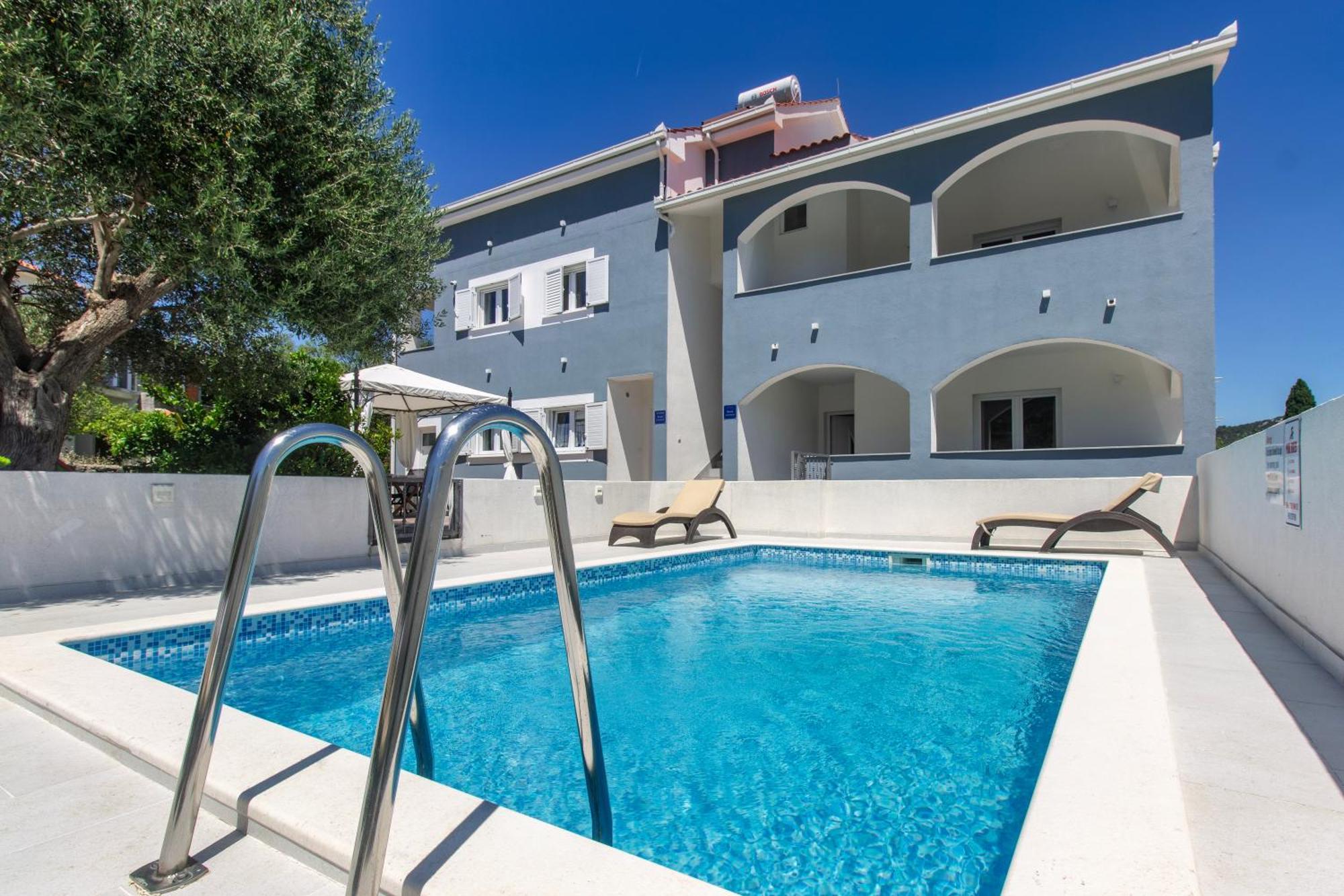 Villa Dalmatian Child With Swimming Pool, Close To The Beach Vinišće Εξωτερικό φωτογραφία