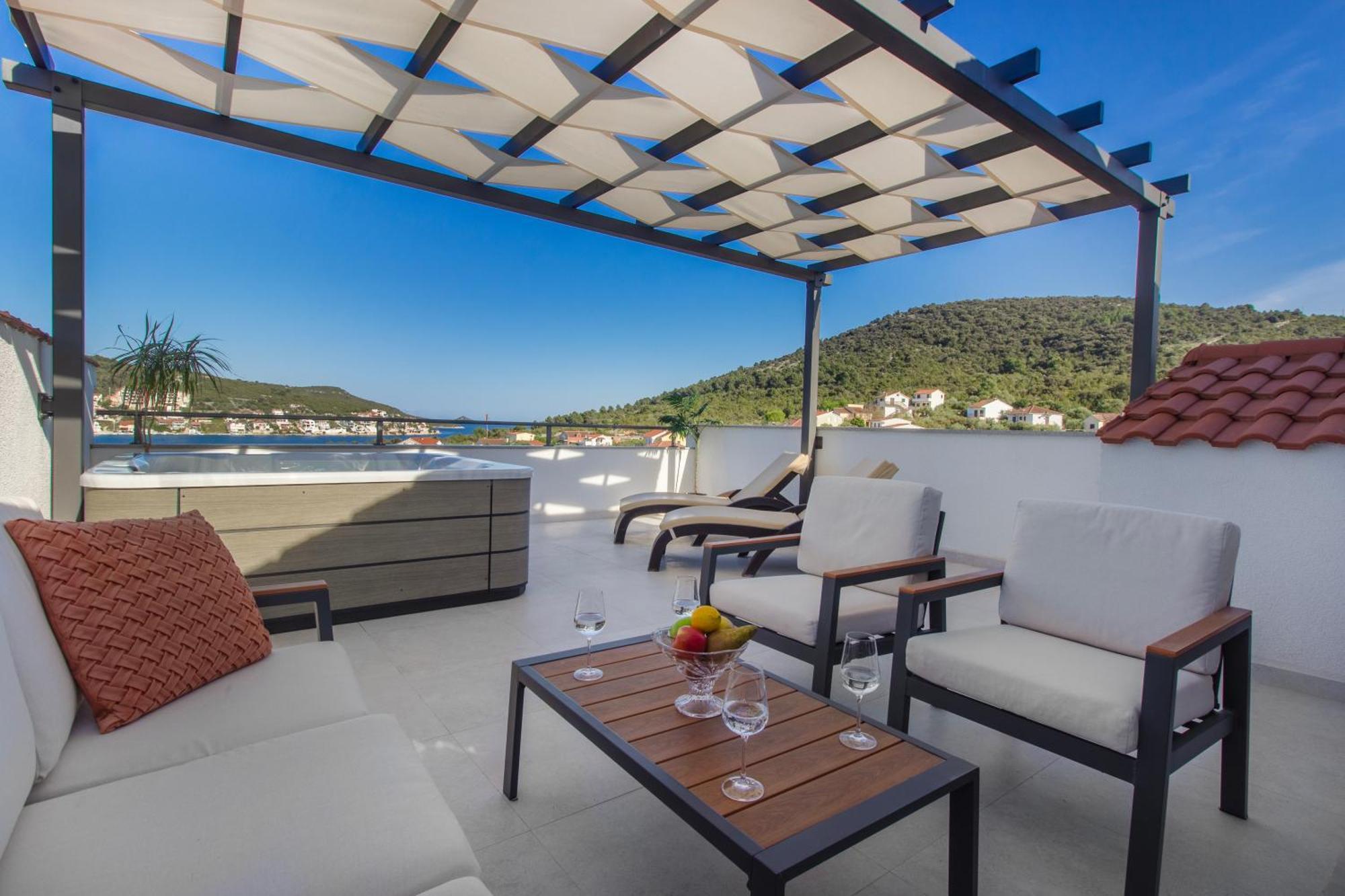 Villa Dalmatian Child With Swimming Pool, Close To The Beach Vinišće Εξωτερικό φωτογραφία